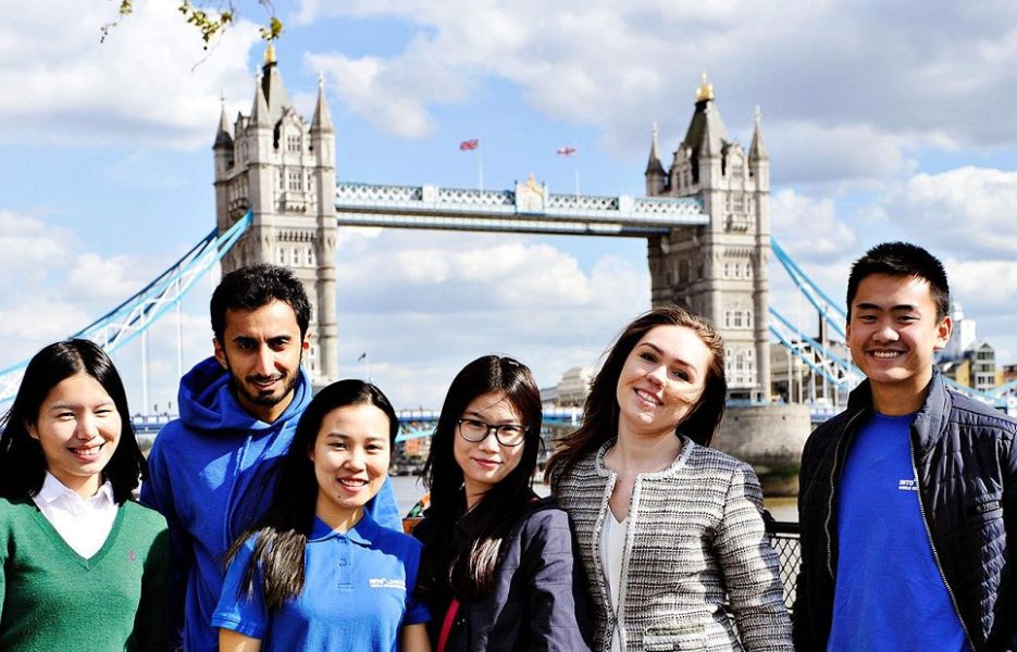 LON-group-of-students-in-london-hero