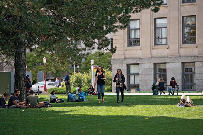 Students walk the campus at Ottawa U. (Photograph by Jessica Deeks)